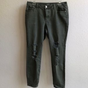 Women’s Ripped Jegging.